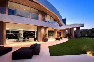 The Space Of The Travis House Is Extremely Modern And Luxurious