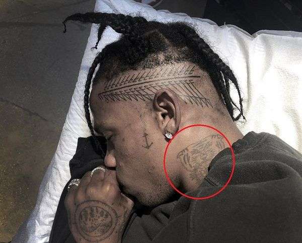 The tiger on the neck Travis Scott tattoo 