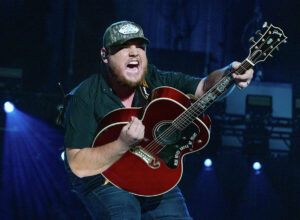 How Old Is Luke Combs